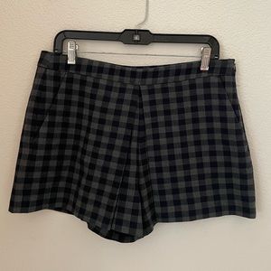 Zara: Navy/Gray 13in Plaid Shorts (Excellent Condition)